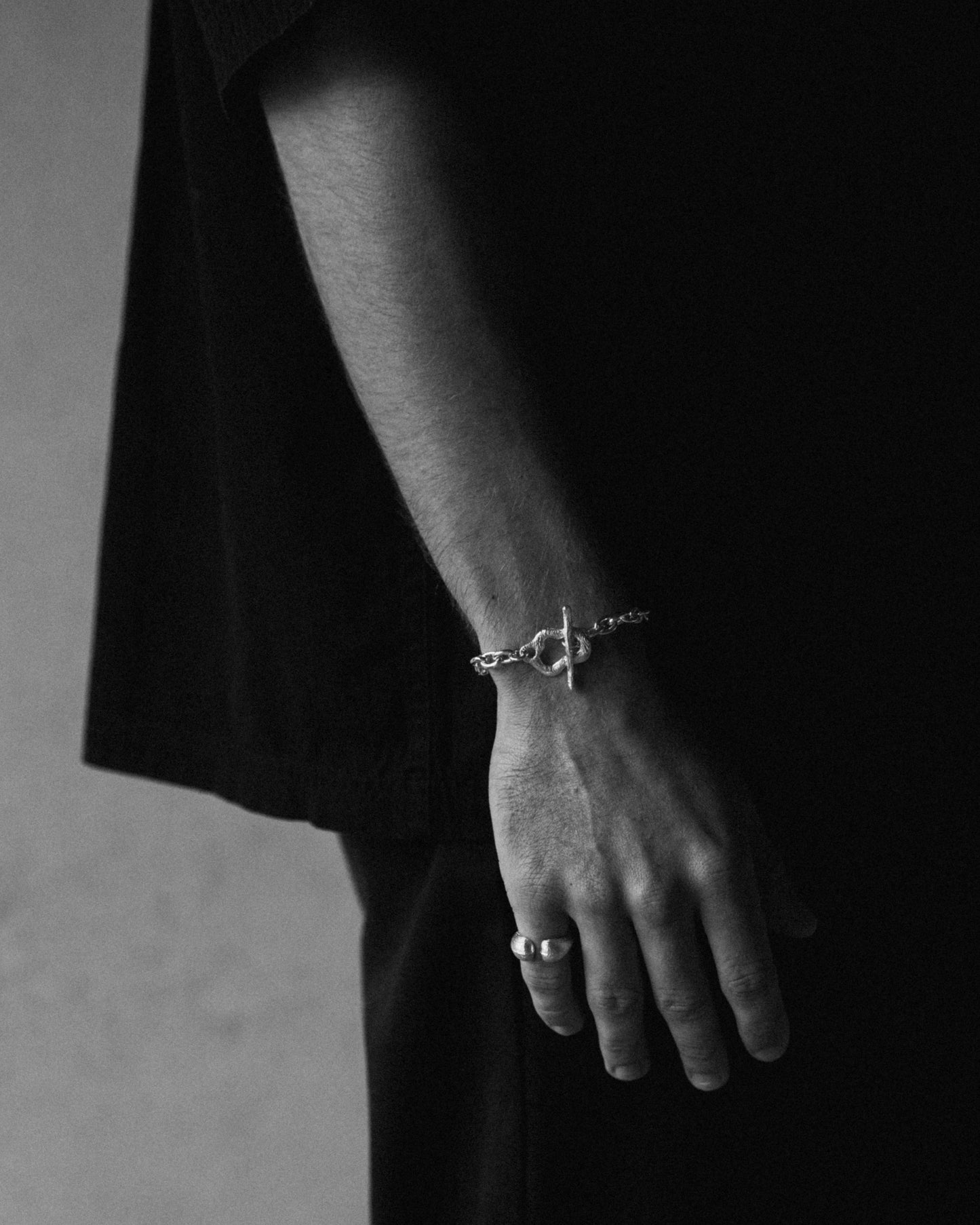 IRREGULAR TOGGLE CHAIN BRACELET