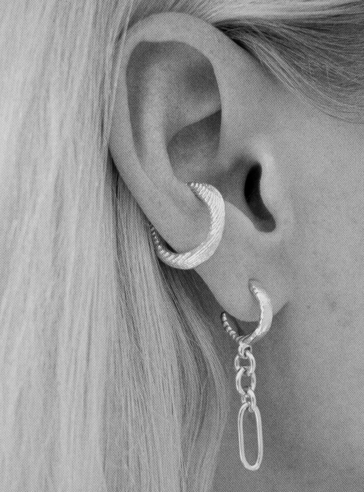 CASCADE CHAIN HOOPS