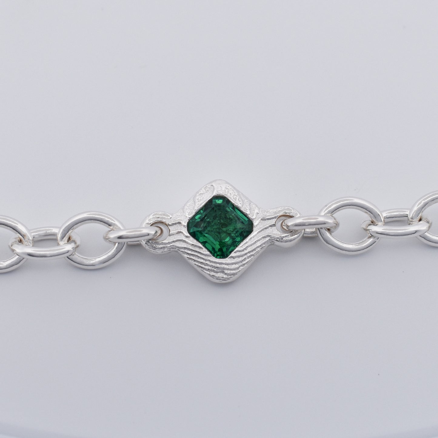EMERALD DIAMOND CHAIN BRACELET