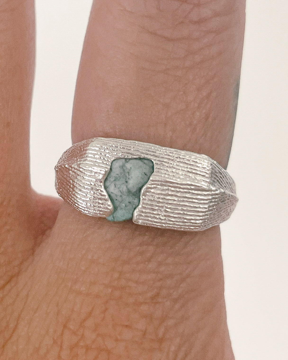 RAW EMERALD RING