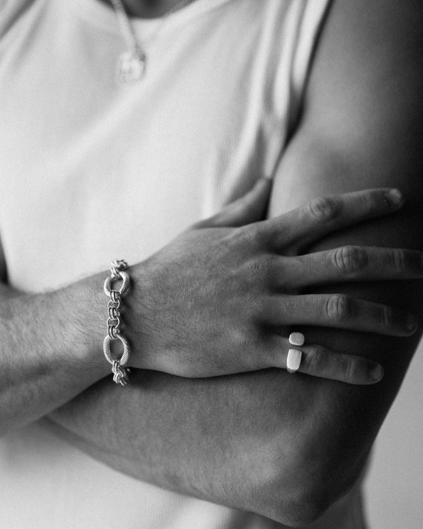 OVAL LINK CHAIN BRACELET