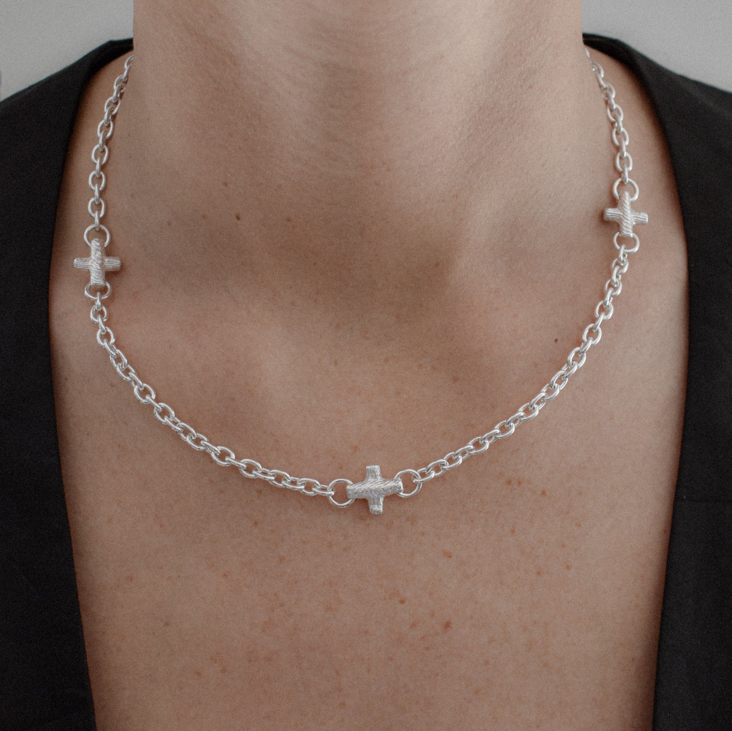 CROSSLINK NECKLACE