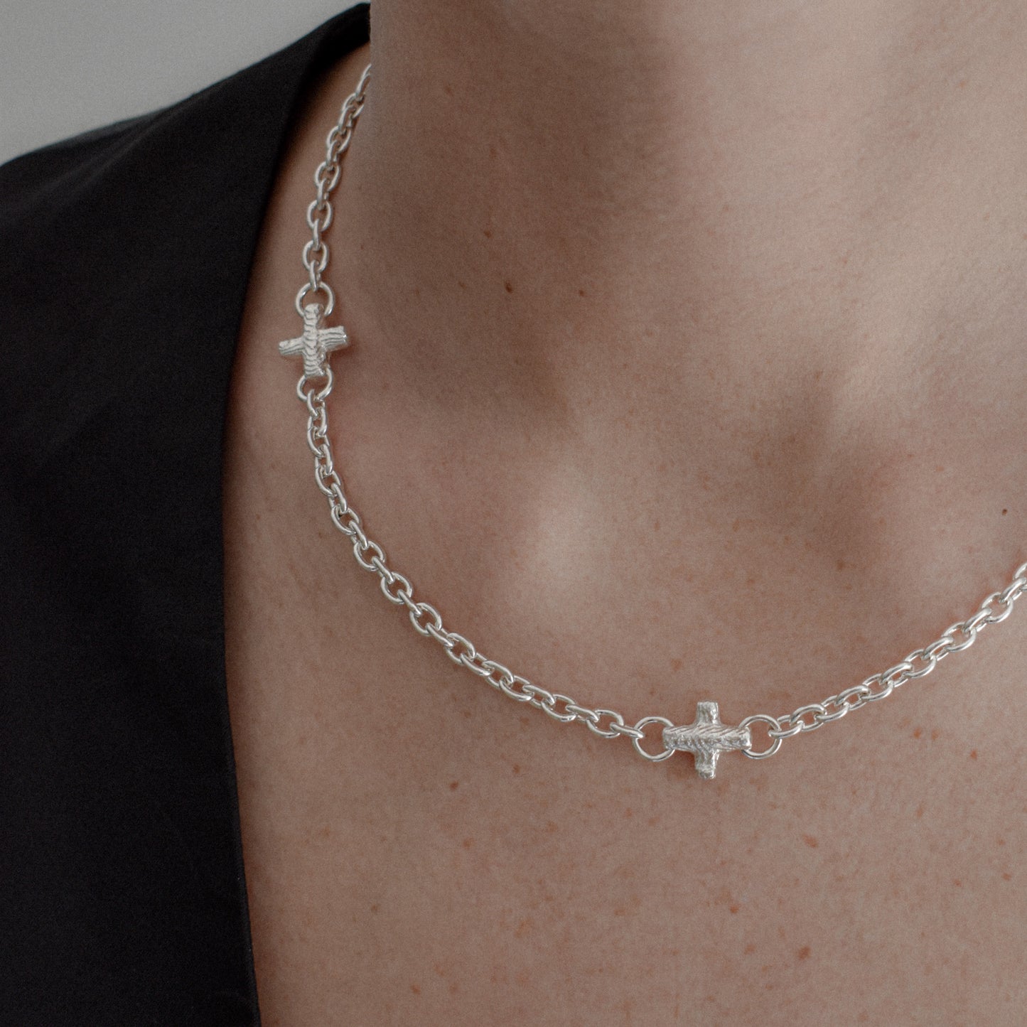 CROSSLINK NECKLACE