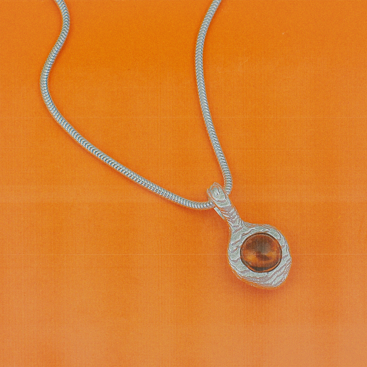 ORANGE CABOCHON NECKLACE