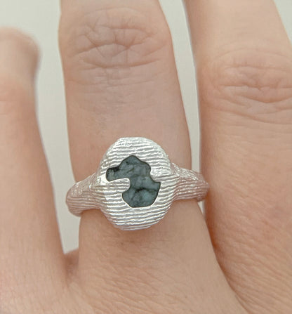 OVAL EMERALD SIGNET RING