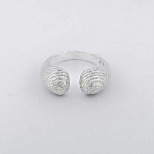 SPACE IN BETWEEN RING