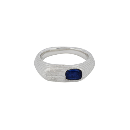 SAPPHIRE SIGNET RING
