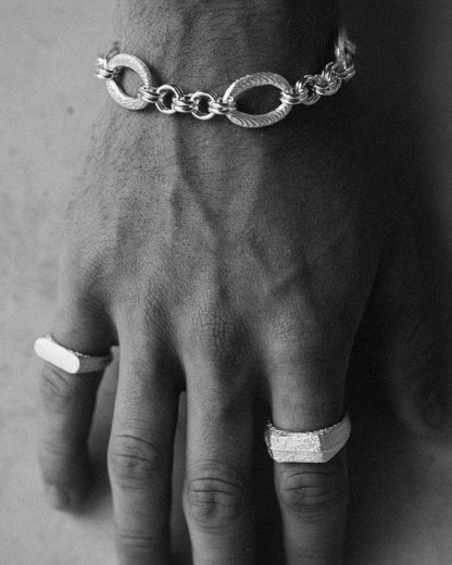 OVAL LINK CHAIN BRACELET