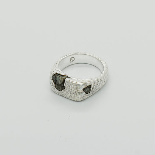 RAW EMERALD SIGNET