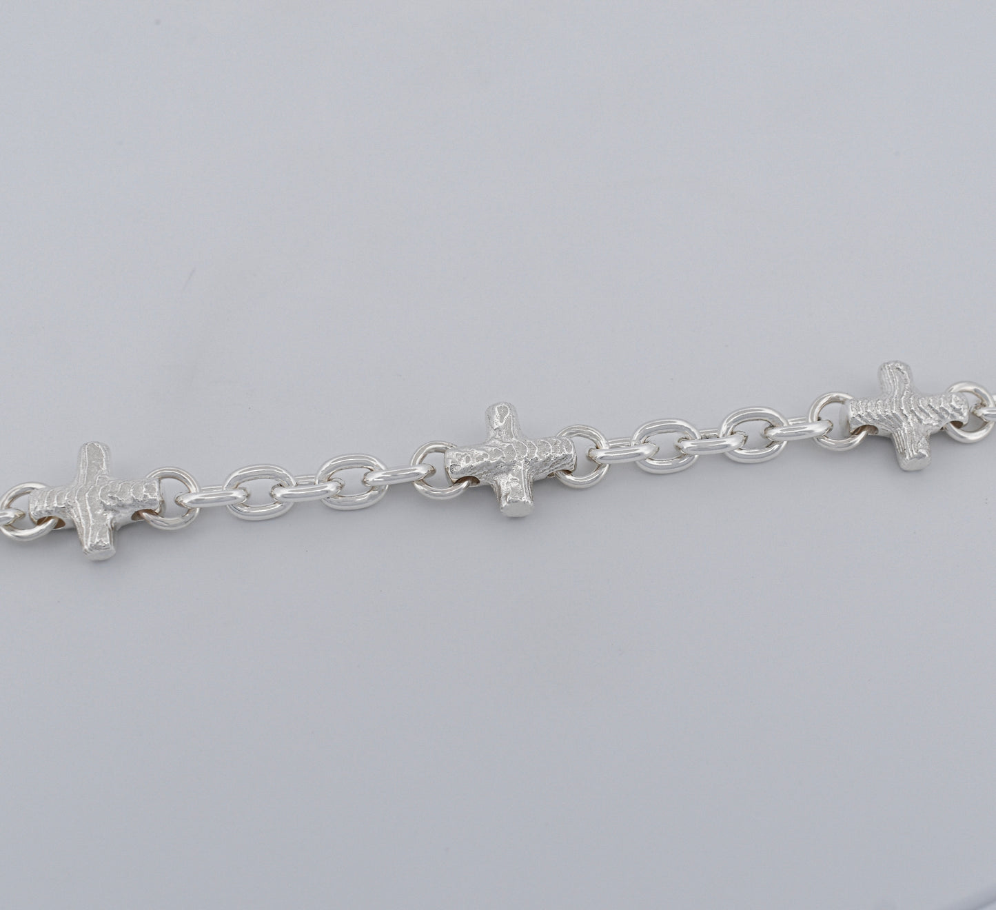 CROSS CHAIN BRACELET