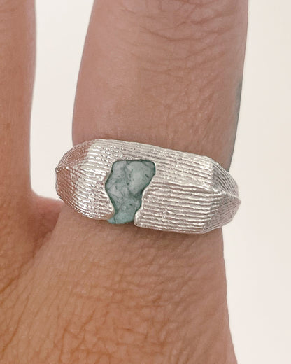 RAW EMERALD RING