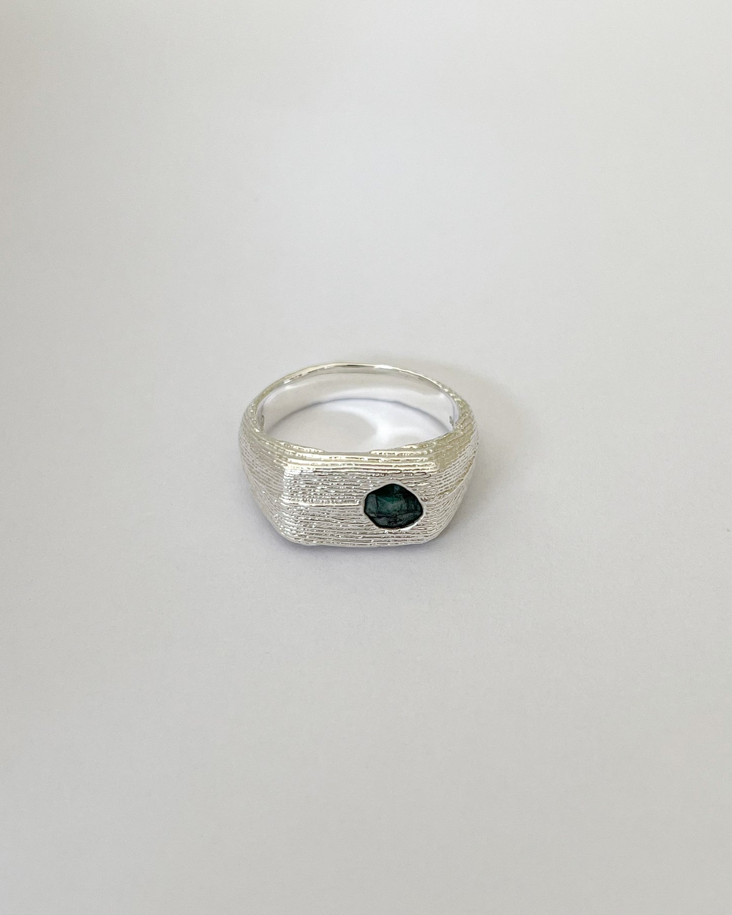 EMERALD SIGNET RING