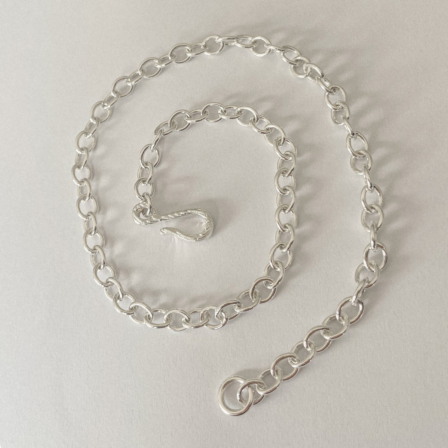 SIREN HOOK NECKLACE