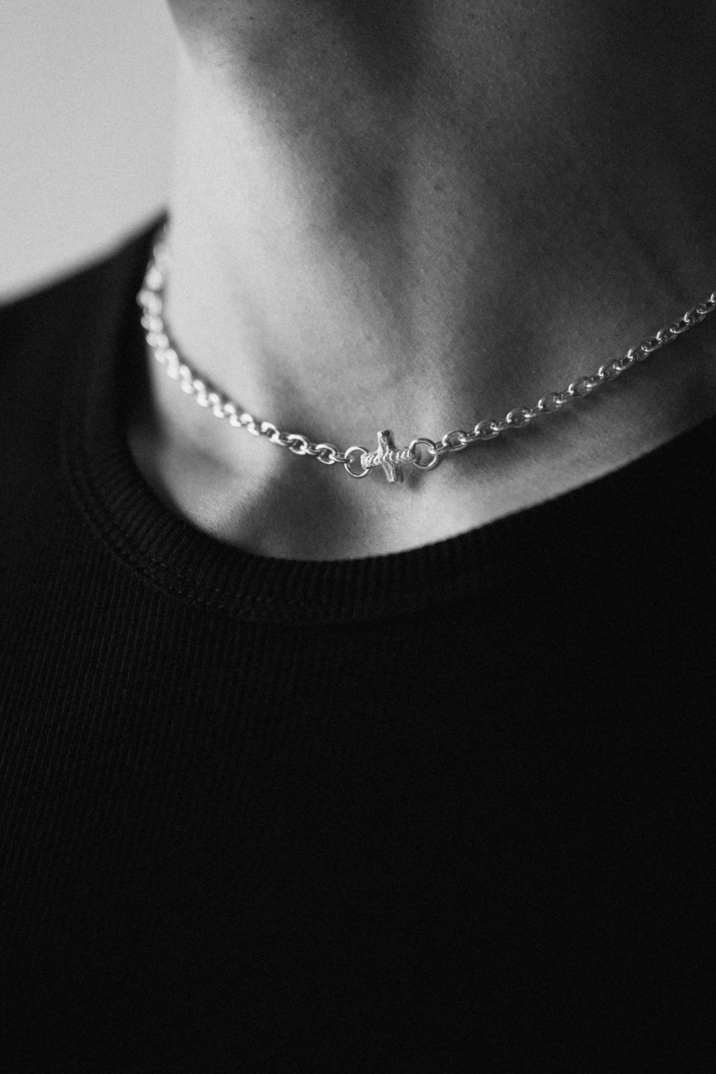 CROSSLINK NECKLACE